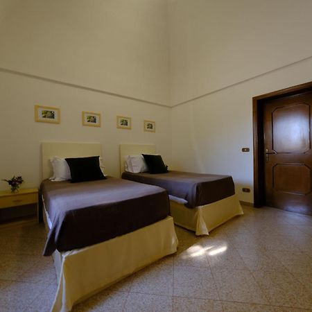 Tenuta Con Due Abitazioni Indipendenti Мартіна-Франка Екстер'єр фото