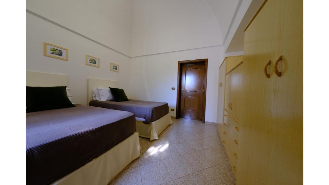Tenuta Con Due Abitazioni Indipendenti Мартіна-Франка Екстер'єр фото